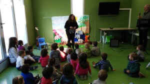 Nens i nenes de l'escola bressol municipal participen a "Un conte per la Igualtat", aquest divendres