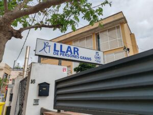 Llar de Persones Grans, renovació del DNI a Tiana
